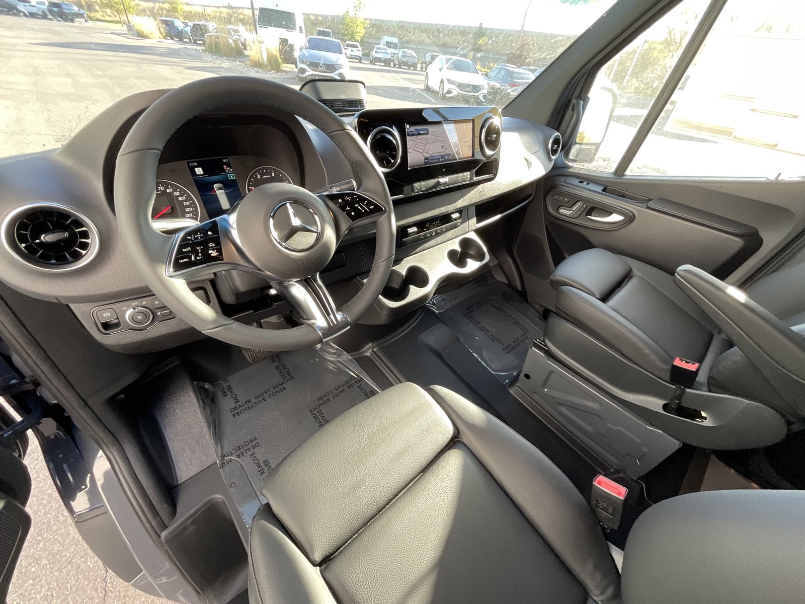 Used 2025 Mercedes-Benz Sprinter 2500 image 4