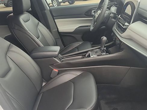 Certified 2025 Jeep Compass Limited AWD/4WD image 23
