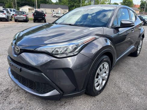 Used 2020 Toyota C-HR LE FWD image 5