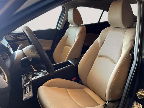 Used 2017 MAZDA MAZDA3 Sport image 25