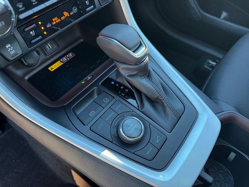 New 2025 Toyota RAV4 Limited image 14