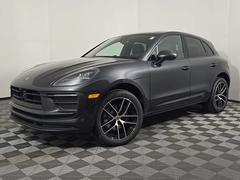 Certified 2026 Porsche Macan AWD/4WD image 1