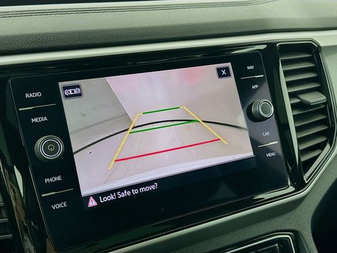 Used 2022 Volkswagen Atlas Cross Sport SEL R-Line image 15