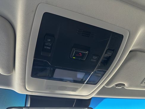 Used 2023 Lexus ES 300h Ultra Luxury image 39