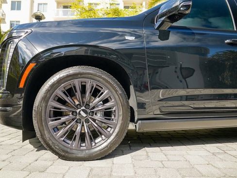 Used 2025 Cadillac Escalade Sport Platinum w/ LPO, ONYX Package image 12