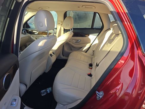 Used 2019 Mercedes-Benz GLC 300 w/ Parking Assistance Package image 14