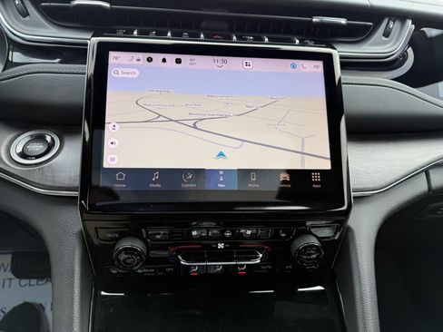 Used 2023 Jeep Grand Cherokee L Overland w/ Advanced Protech Group III image 24