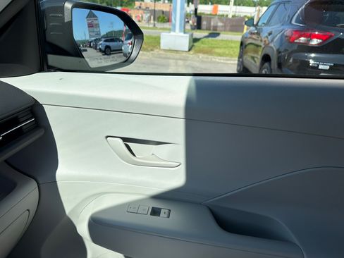 Used 2025 Hyundai Kona SEL AWD/4WD image 23