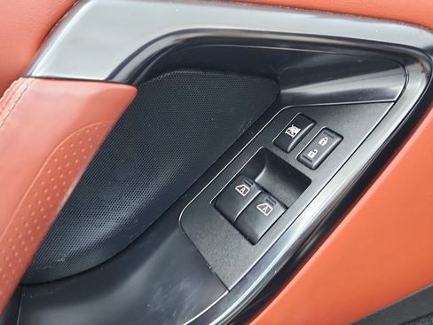 Used 2015 Nissan GT-R Premium image 17