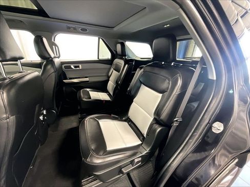 Used 2023 Ford Explorer XLT w/ Equipment Group 202A AWD/4WD image 15