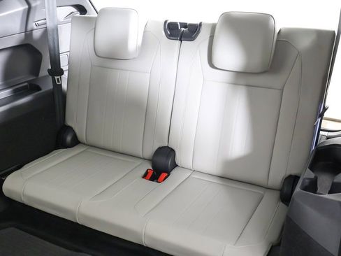 Used 2023 Volkswagen Tiguan SE R-Line image 37