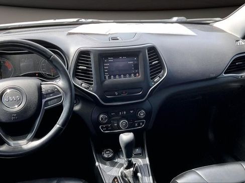 Used 2019 Jeep Cherokee Latitude Plus image 6