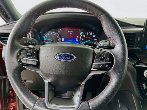 Used 2023 Ford Explorer ST-Line w/ Class IV Trailer Tow Package image 18