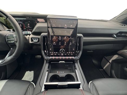 Used 2025 GMC Yukon XL AT4 Ultimate AWD/4WD image 13
