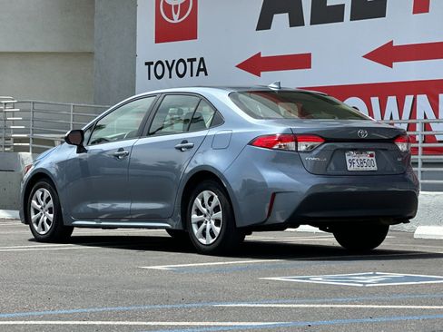 Used 2023 Toyota Corolla LE image 3
