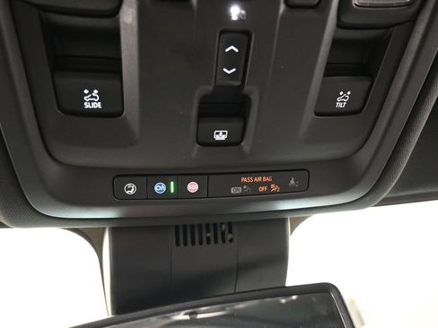 Used 2024 GMC Yukon XL Denali RWD image 38