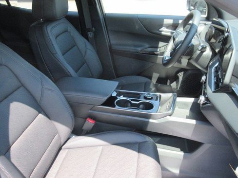 New 2026 Chevrolet Equinox LT FWD image 13