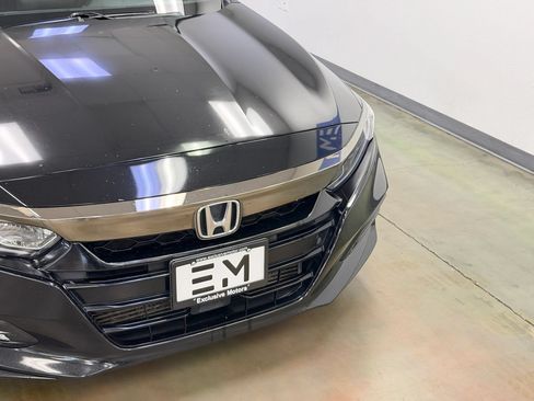 Used 2019 Honda Accord Sport image 4