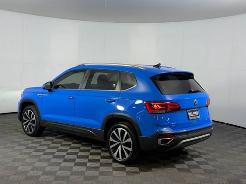 Used 2022 Volkswagen Taos SE w/ IQ.Drive SE Package image 9