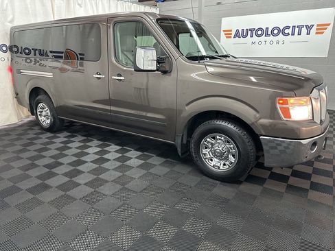 Used 2015 Nissan NV 3500 SL w/ Technology Package RWD image 2