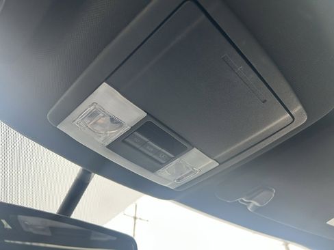 Used 2018 Ford Explorer Limited image 25