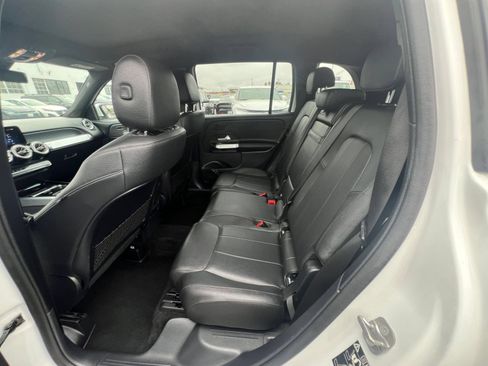 Used 2025 Mercedes-Benz GLB 250 image 24