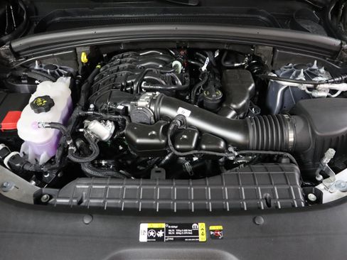 New 2025 Jeep Grand Cherokee Limited w/ Luxury Tech Group II AWD/4WD image 13