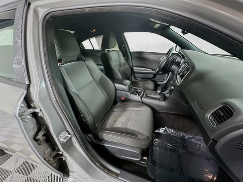 Used 2017 Dodge Charger SXT image 33