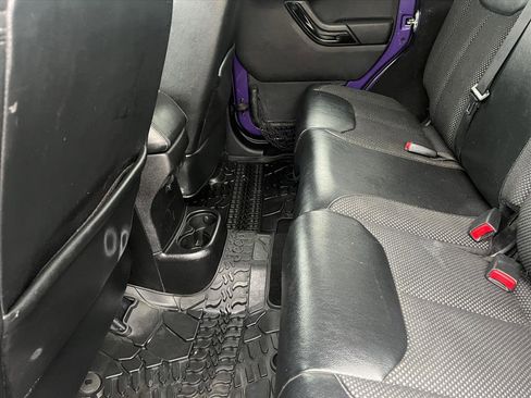 Used 2016 Jeep Wrangler Unlimited Sahara image 24