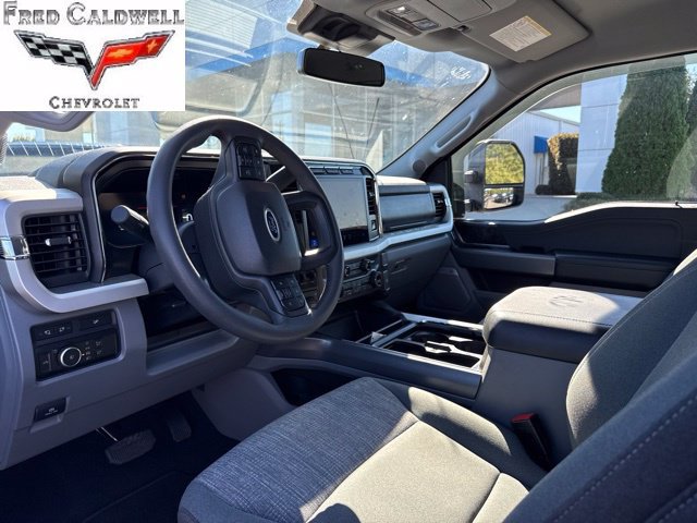 Used 2024 Ford F250 XLT w/ Black Appearance Package AWD/4WD image 8