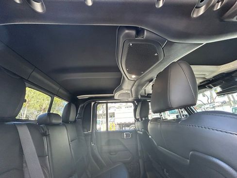 Certified 2025 Jeep Gladiator Rubicon image 36