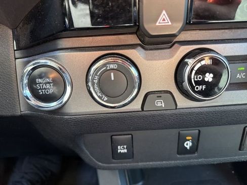 Used 2016 Toyota Tacoma TRD Off-Road w/ Towing Package image 15