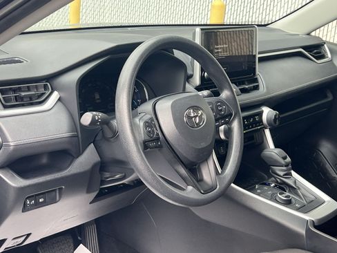Used 2025 Toyota RAV4 XLE AWD/4WD image 14