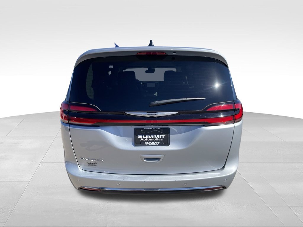 Used 2023 Chrysler Pacifica Touring-L FWD image 27