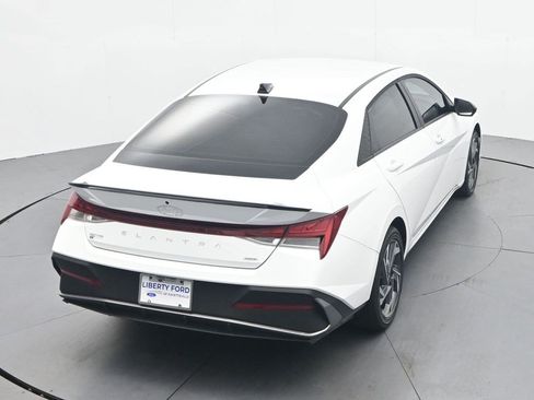 Used 2025 Hyundai Elantra SEL FWD image 30