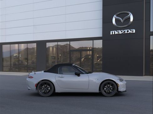 New 2026 MAZDA MX-5 Miata Club w/ Interior Package RWD image 5