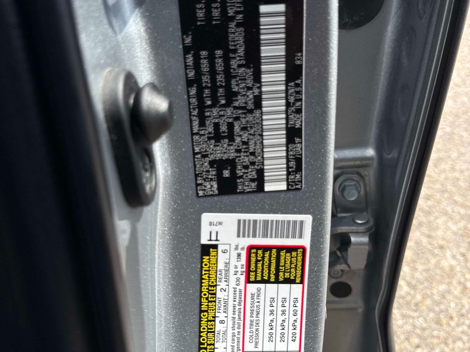 Used 2023 Toyota Highlander LE AWD/4WD image 28