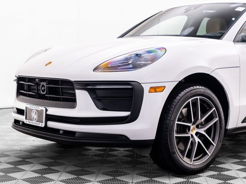 Certified 2026 Porsche Macan AWD/4WD image 39
