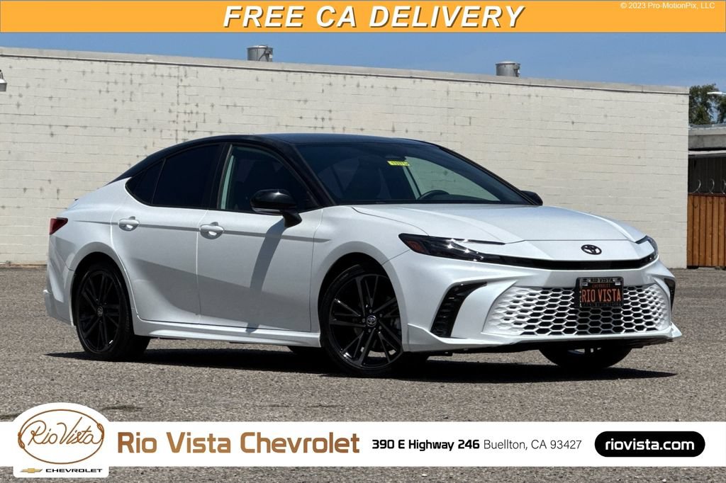 Used 2025 Toyota Camry XSE FWD image 1