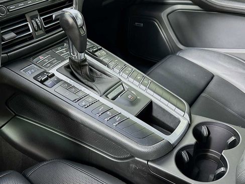 Certified 2020 Porsche Macan image 20