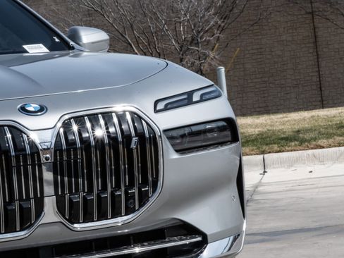 Certified 2024 BMW i7 eDrive50 image 7