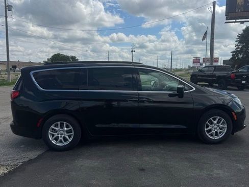 Used 2020 Chrysler Voyager Lxi FWD image 35