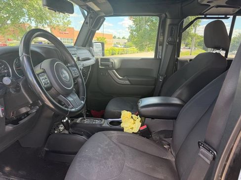 Used 2017 Jeep Wrangler Unlimited Sport w/ Quick Order Package 24S AWD/4WD image 5
