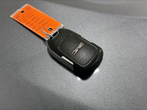 Used 2018 GMC Yukon Denali w/ Denali Ultimate Package AWD/4WD image 12