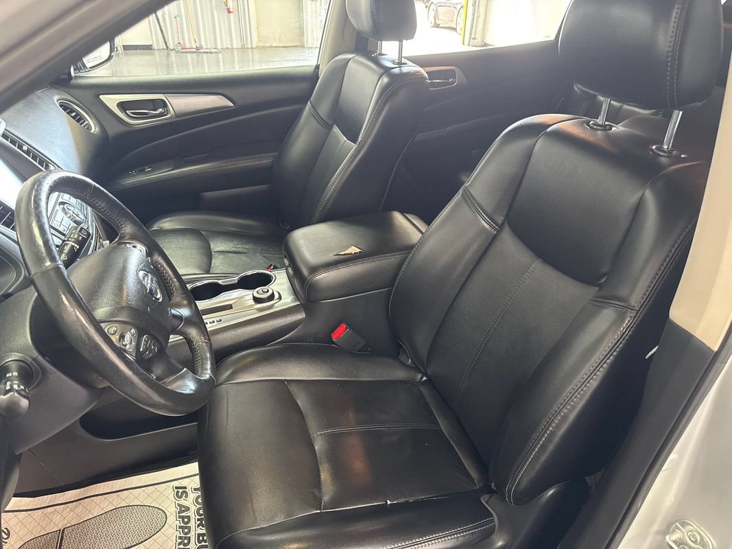 Used 2019 Nissan Pathfinder SL AWD/4WD image 9