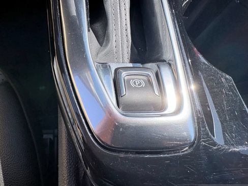 Used 2025 Chevrolet Trax LT FWD image 23