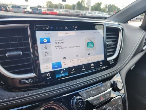 New 2026 Chrysler Pacifica Select w/ S Appearance Package image 15