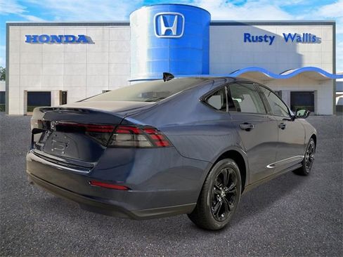 New 2025 Honda Accord SE image 3
