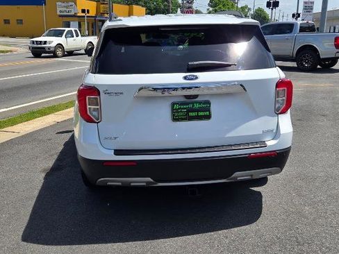 Used 2020 Ford Explorer XLT w/ Equipment Group 202A RWD image 5