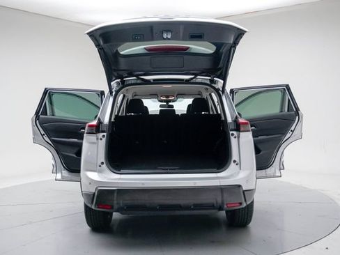 Used 2025 Nissan Rogue SV AWD/4WD image 21
